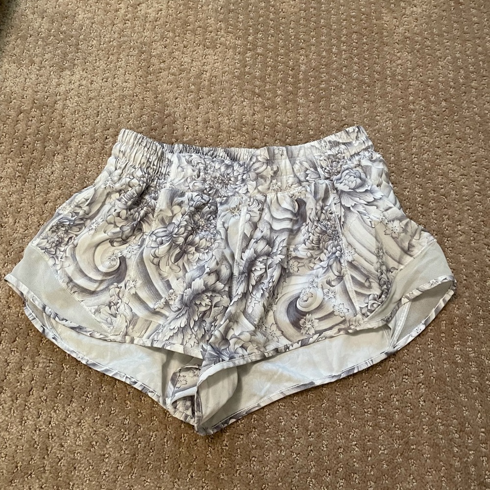 Lulu lemon Hotty Hot shorts, gray and white